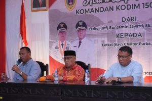 Walikota Tidore Kepulauan Capt, H. Ali Ibrahim didampingi Wakil Walikota Tidore Kepulauan Muhammad Sinen, memimpin rapat bersama pimpinan OPD terkait Evaluasi Penanganan Stunting (1)